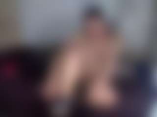 Essencelover's Live Sex Cam Show