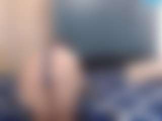 Live cam show with Essencelover - Flashing on liverealitysex.com