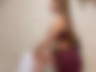Live cam show with EstherNightlinger - Bikini on Big Tits