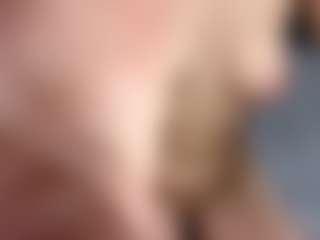 Live cam show with EstherNightlinger - Flashing on Dolls Live