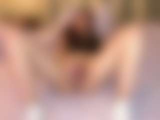 EstherNightlinger's Live Sex Cam Show