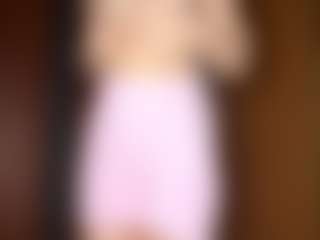 Live cam show with HildegardeGoffigan - Bikini on CamwithHer