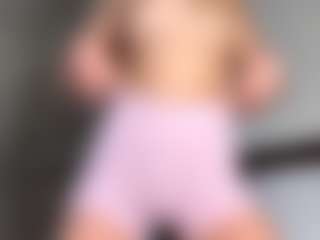 Live cam show with HildegardeGoffigan - Spank Blonde Hair on nudelive.tv