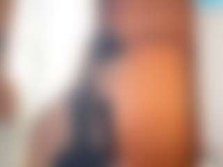 Live cam show with JoeyMineah - Upskirt on Milfs Live