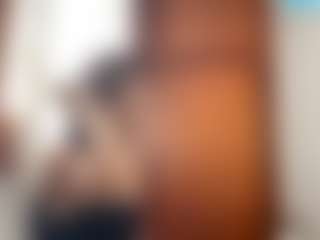 Live cam show with JoeyMineah - College on Camsoda