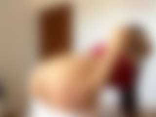 Live cam show with JoeyMineah - Bra on alttransgirls