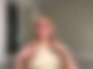 Live cam show with MitsukoCromeans - Striptease on eurowanks.com