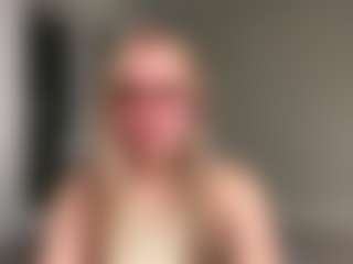 Live cam show with MitsukoCromeans - Skinny on Big Tits
