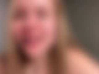 Live cam show with MitsukoCromeans - Athletic on friskycurves.com
