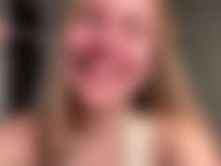 Live cam show with MitsukoCromeans - Body Massage on Cam Slut