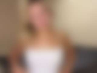 Live cam show with RethaKlobucar - New Big Tits on TeamSkeetLive