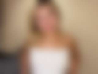 Live cam show with RethaKlobucar - Shaved Pussy on Milfs Live