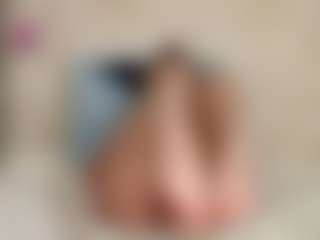 Live cam show with RethaKlobucar - Blue Eyes on Hubzter Live