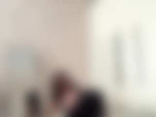 Live cam show with Lisa - Petite on crypto-cams