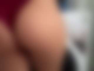 Live cam show with Lisa - Athletic Young Adult on Fling VIP Chat