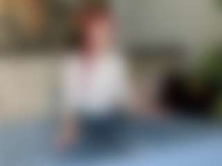 Live cam show with TiaSadowski - Smoking on Uber Horny