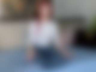 Live cam show with TiaSadowski - Spank on Fling VIP Chat