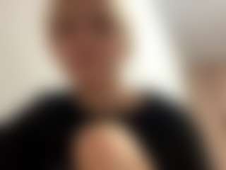 Live cam show with ZenaMelodia - Facial on Camming Site