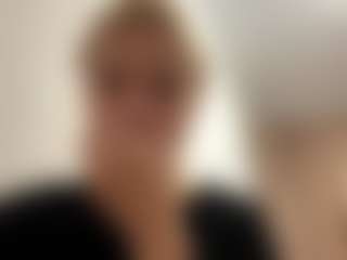 Live cam show with ZenaMelodia - Athletic Bedroom on Hubzter Live