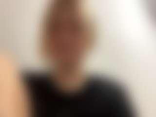 Live cam show with ZenaMelodia - Blonde Hair Petite on Mixed Magazine Live