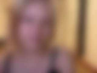 Live cam show with ZenaMelodia - Smoking on madthumbs