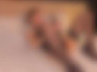 Live cam show with AdeleNovak - Ass Clapping on AdultVida.com