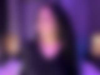 AllieBennet MILF webcam performer live streaming