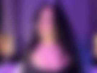 AllieBennet MILF webcam performer live streaming