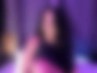 AllieBennet MILF webcam performer live streaming