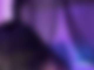 AllieBennet MILF webcam performer live streaming