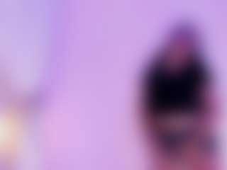 AllieBennet MILF webcam performer live streaming