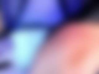 Live cam show with AllieBennet - Italian on CamwithHer | colombia