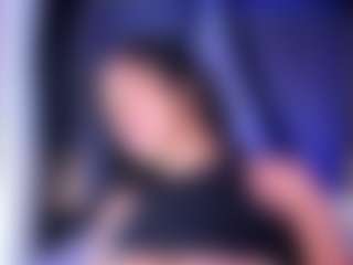 AllieBennet MILF webcam performer live streaming