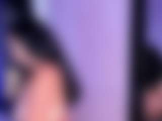 AllieBennet MILF webcam performer live streaming
