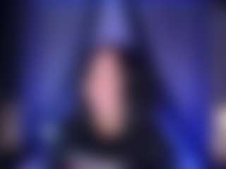 AllieBennet MILF webcam performer live streaming