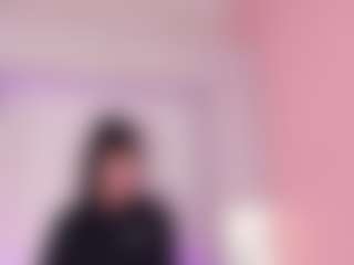 AllieBennet MILF webcam performer live streaming