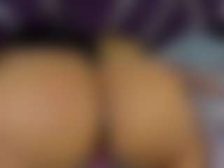 Kiara2asm's Live Sex Cam Show