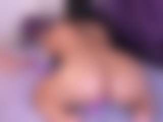 Live cam show with Kiara2asm - Oil on Camsoda