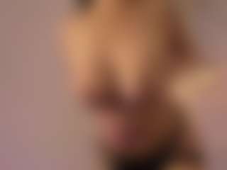 sweetbloomcs's Live Sex Cam Show