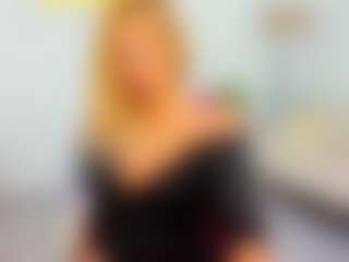 Live cam show with Ariannaaxx - Dildo on CamClone