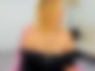 Ariannaaxx MILF webcam performer live streaming