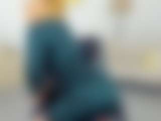 Ariannaaxx MILF webcam performer live streaming