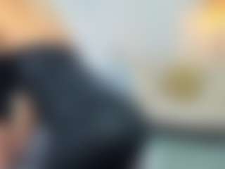 Ariannaaxx MILF webcam performer live streaming