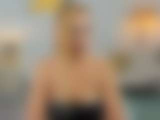Live cam show with Ariannaaxx - Fetish MILF on Dolls Live