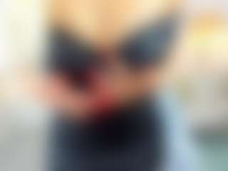 Ariannaaxx MILF webcam performer live streaming