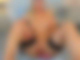 Live cam show with Ariannaaxx - BBW Middle Aged on Hubzter Live