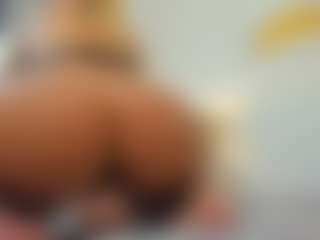 Live cam show with Ariannaaxx - Middle Aged on Milfs Live