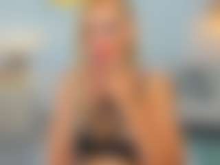 Live cam show with Ariannaaxx - Curvy Middle Aged on Camsoda