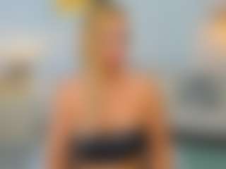 Live cam show with Ariannaaxx - Striptease on Camsoda