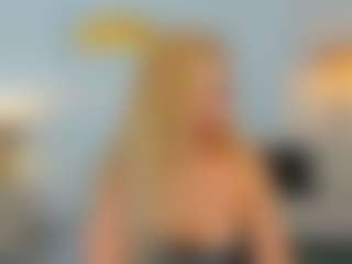 Live cam show with Ariannaaxx - Middle Aged on xheatlive.com